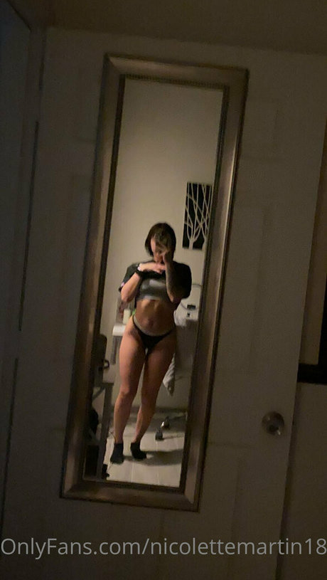 nicolettemartin18 xxx model pictures