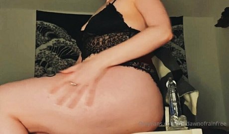 thedawnofrainfree hot star pictures