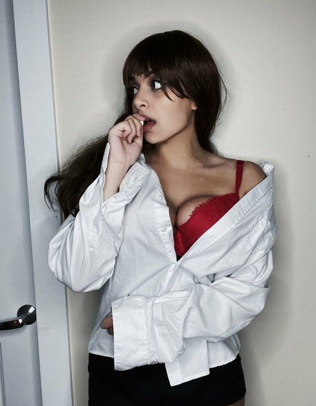 atomicpriya pornstar exclusive pics