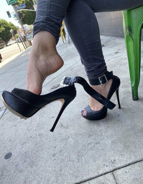 Serving Gaia perfect pornstar img