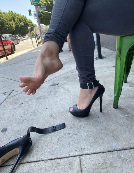 Serving Gaia erotic star photo