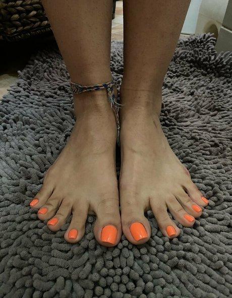 Serving Gaia exclusive model photo