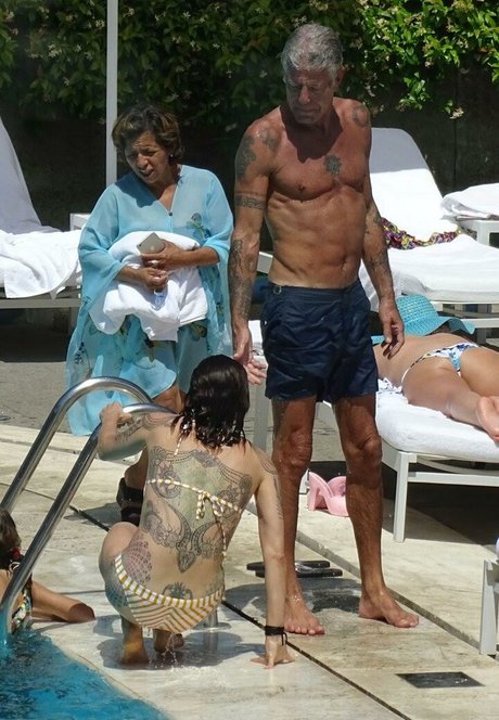 Asia Argento hd pornstar pictures