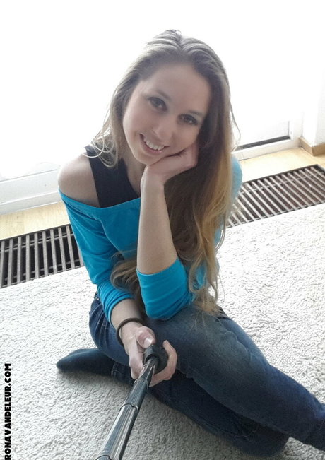 hottest young onlyfans hot photo