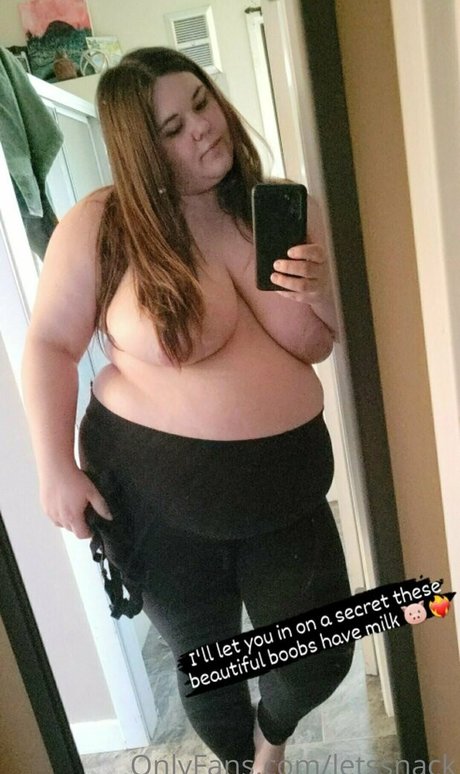 letssnack art model photo