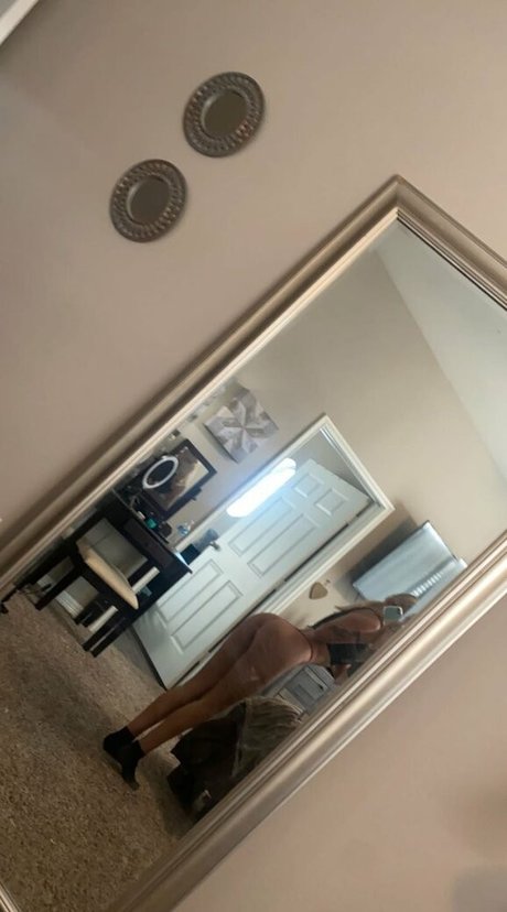 bikini princess onlyfans top image