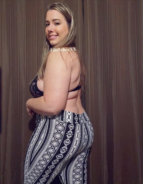 redvelvetxx free model photo