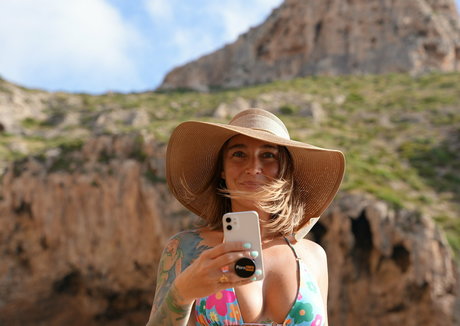 owiaks couple exclusive star images