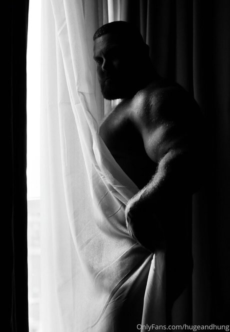 hugeandhung adult model images