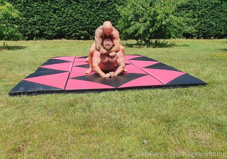 hugeandhung adult actress pictures