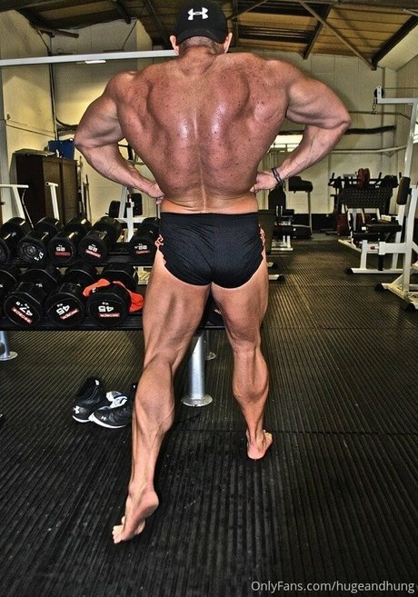 hugeandhung best pornstar pictures