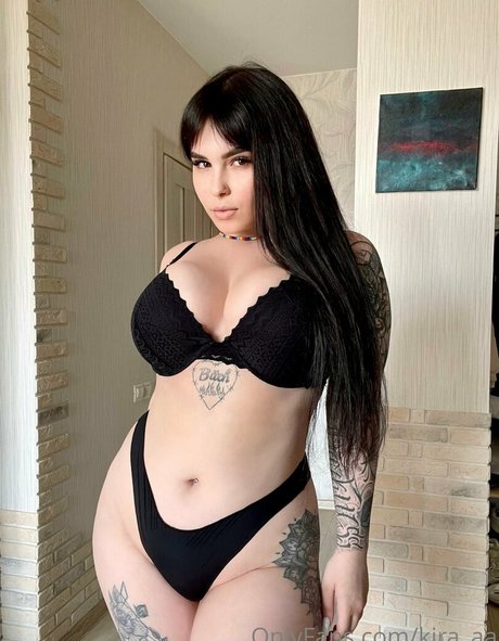 kira aa naked star img