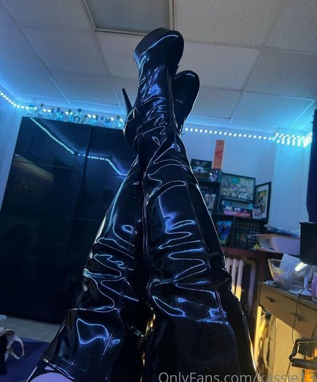 kassie13 model erotic image