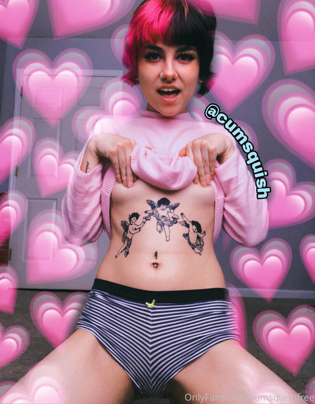 busty mom onlyfans top photos