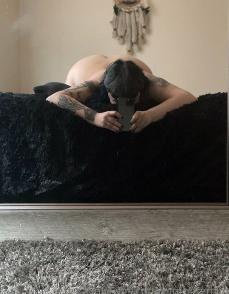 mothgremlin xxx model image