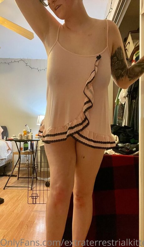 extraterrestrialkitten hot star image