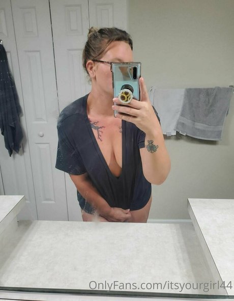 itsyourgirl44 sex actress photos