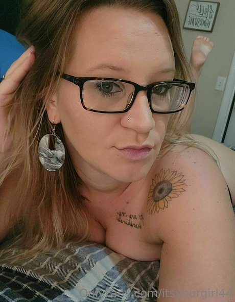 itsyourgirl44 pornstar hot galleries