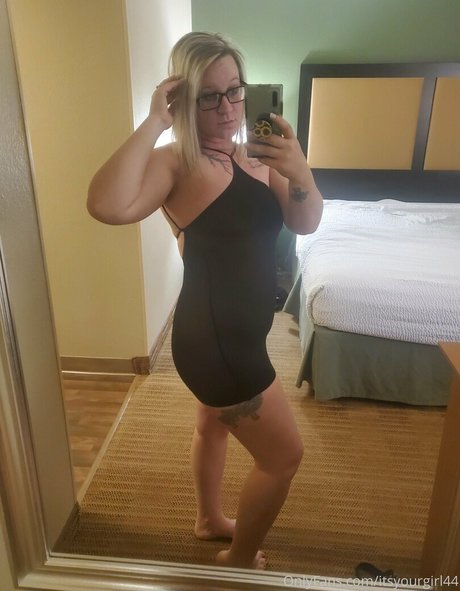 itsyourgirl44 pornstar art image