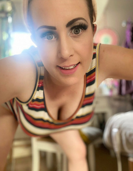 englishrosie21 nude model pics