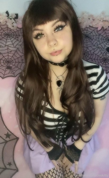 Lilpocketcleo nude pornstar photo