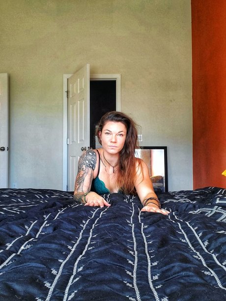 AmericanKat nice model image