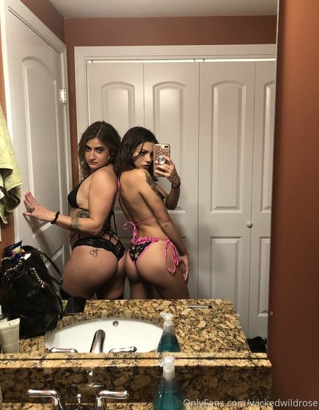 wickedwildrose adult star photos