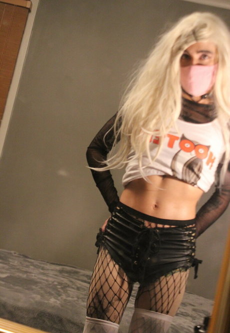 tinysexilexi666 porn star pictures