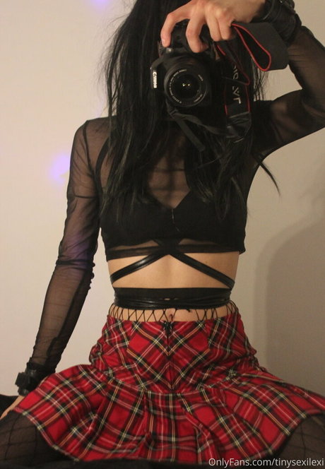 tinysexilexi666 porn star pictures