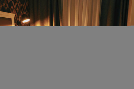 yannaluxfree nude model images