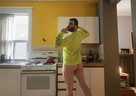 cum on glasses onlyfans free naked pic