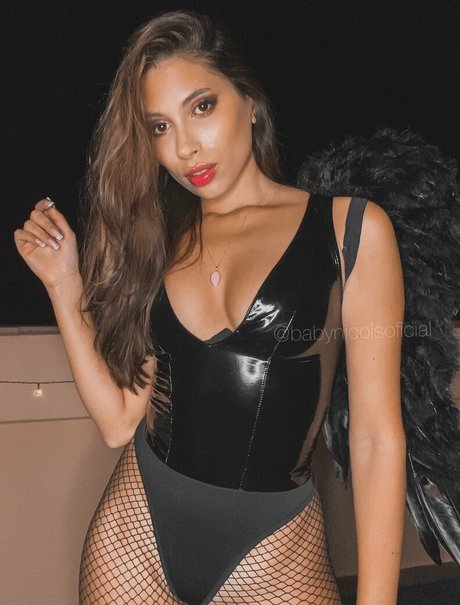 babynicolslife model hot pictures