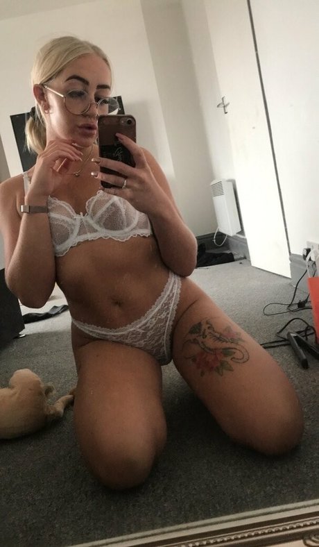 18 asian onlyfans hot nude images