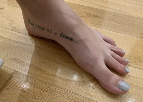 female influencer onlyfans art naked galleries