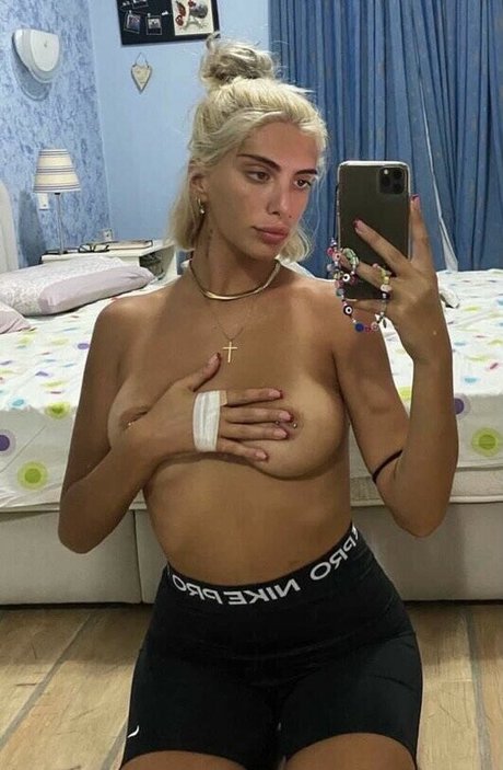 Sorayazoee sexy star pics