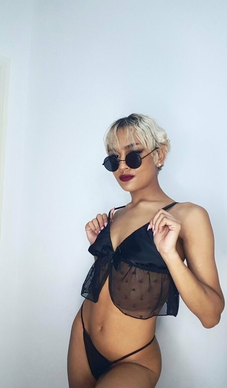 bluelah3 naked model img