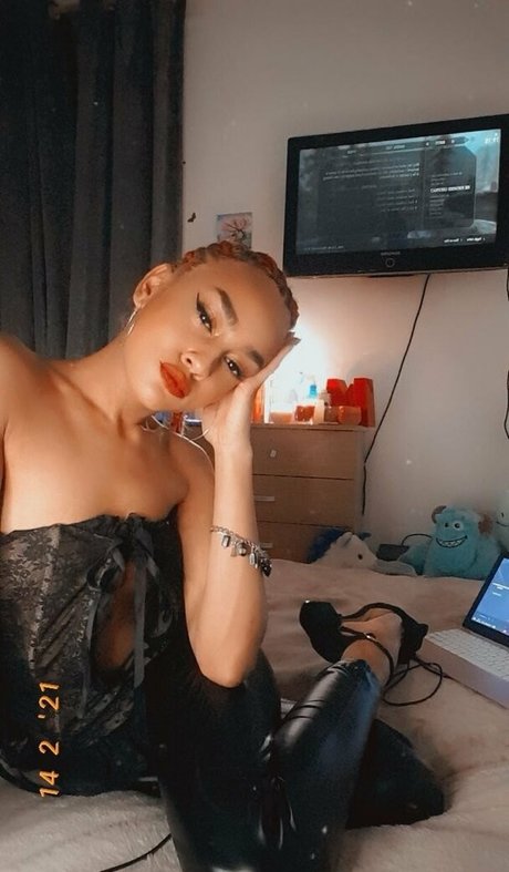 ebony sloppy onlyfans nudes photos