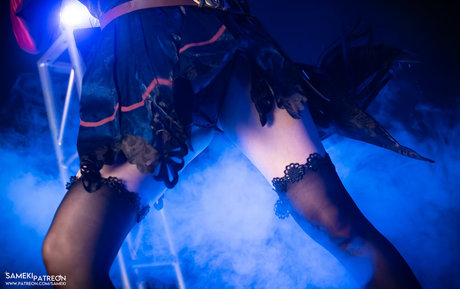 Sameki model adult pic