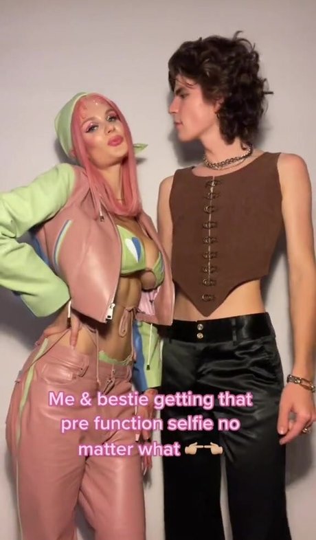 Alex Elizabeth Ljadov erotic star photo