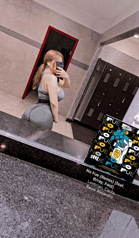 blonde secretary onlyfans art naked pictures