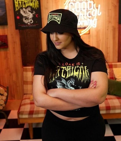 Nicole Enayati nude actress photos