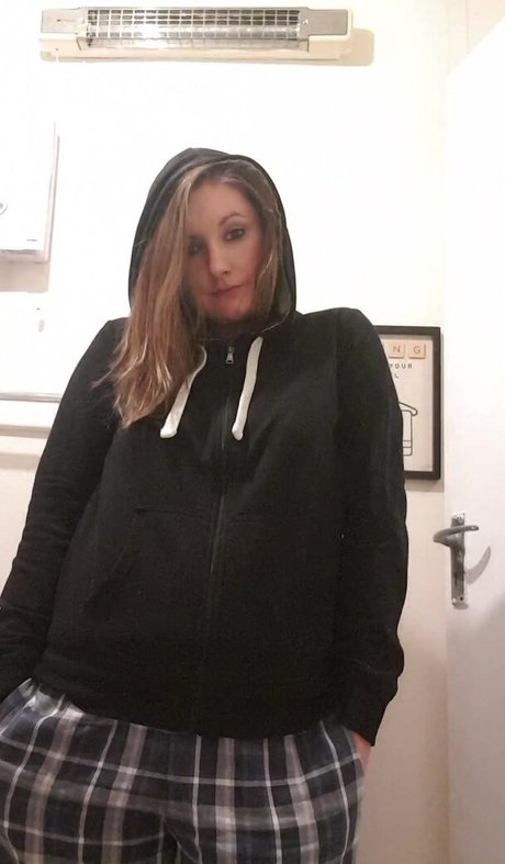 bored english wife model sexy picture