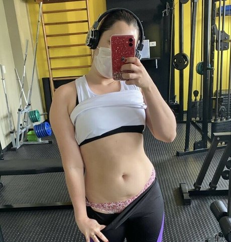 Na Academia star nude photo