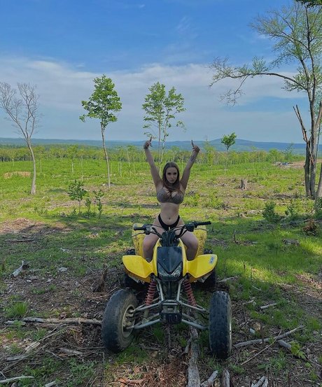 blonde ass onlyfans free naked images