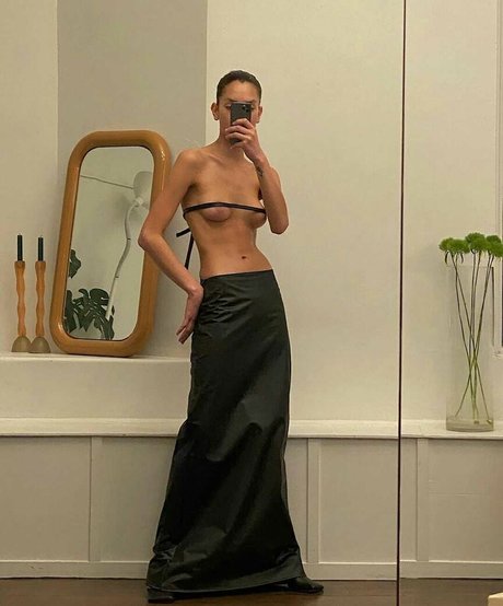 Manahou Mackay sexy star image