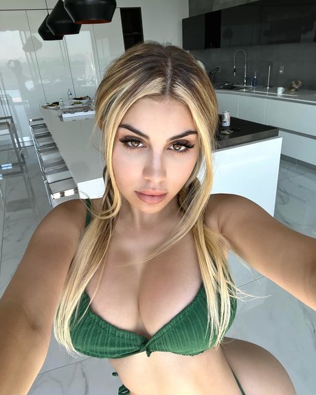 Alexa Dellanos star pornographic picture