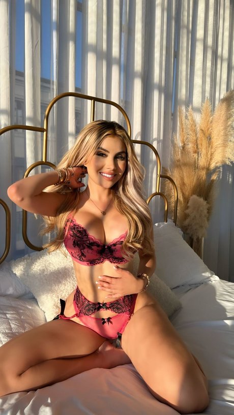 Alexa Dellanos nude model pic