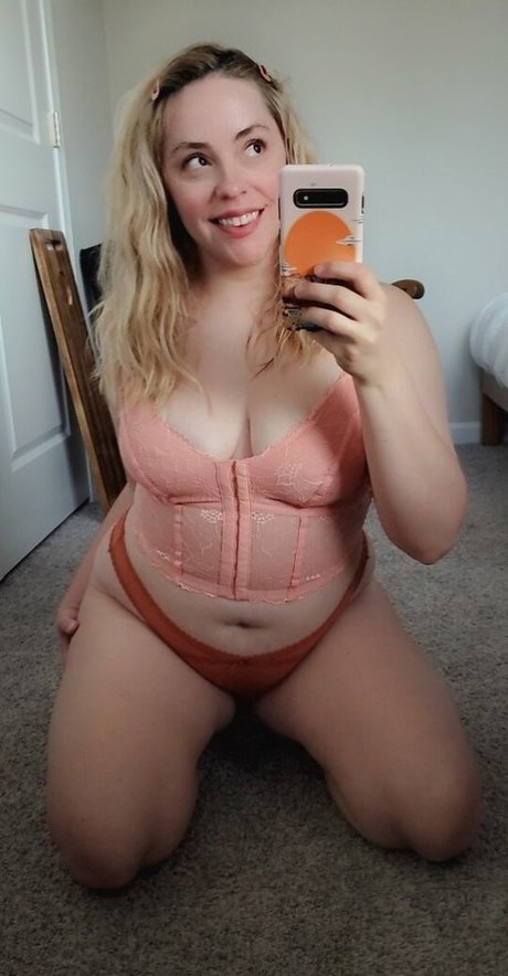 curvy solo onlyfans porno pictures
