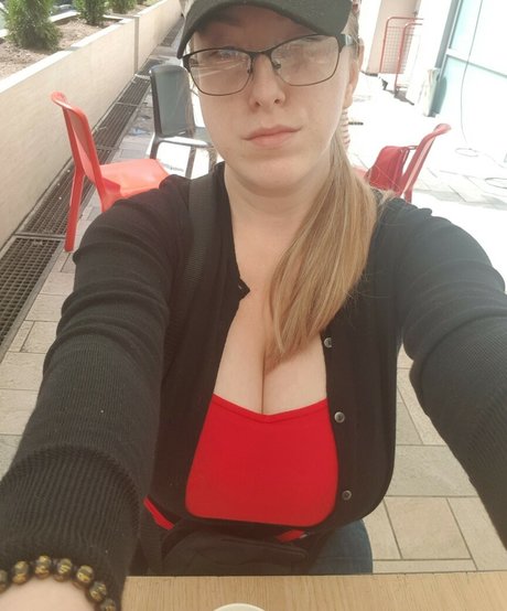 wide onlyfans erotic pic