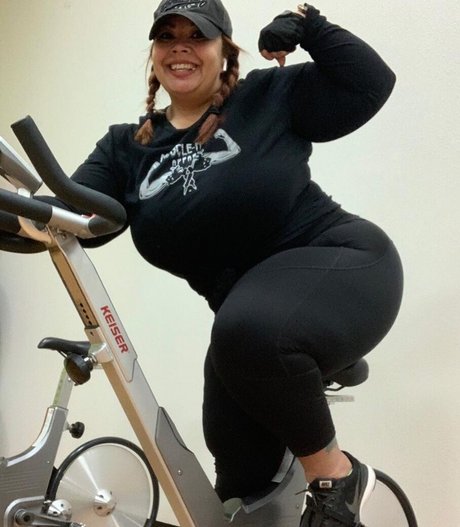 SueAnn star exclusive img